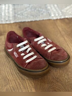 Vans Kids Classic Low-Top Sneakers in Burgundy, little kid size 10